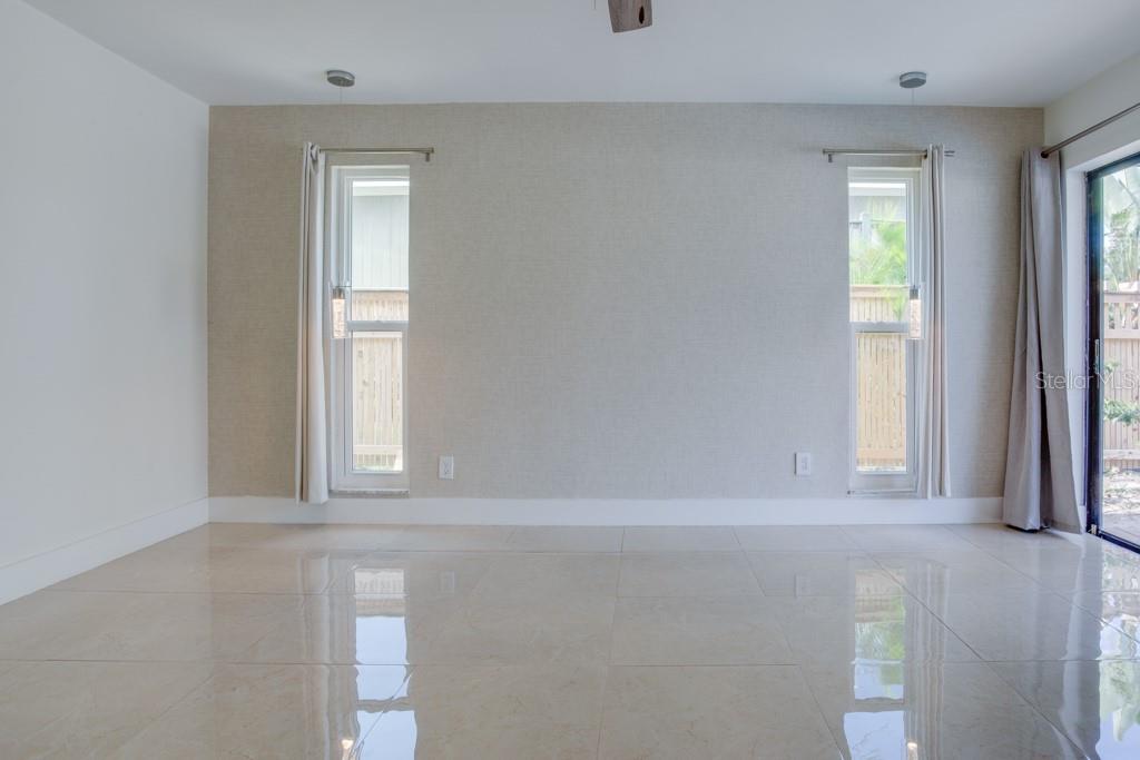 4098 BEACH DR SE, ST PETERSBURG, FL, 33705