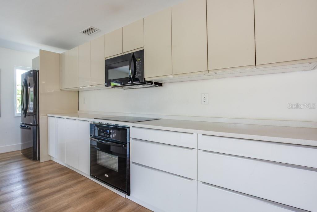 4098 BEACH DR SE, ST PETERSBURG, FL, 33705