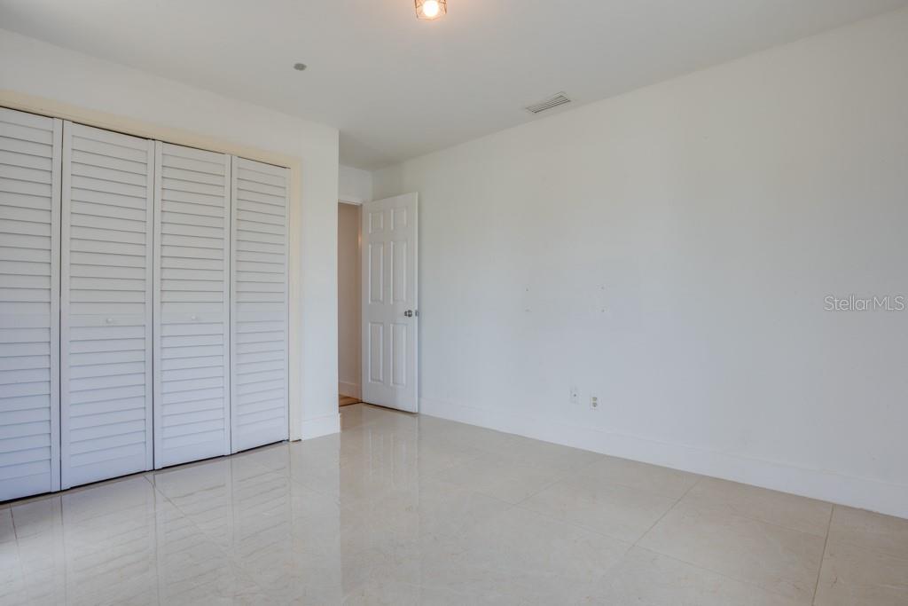 4098 BEACH DR SE, ST PETERSBURG, FL, 33705