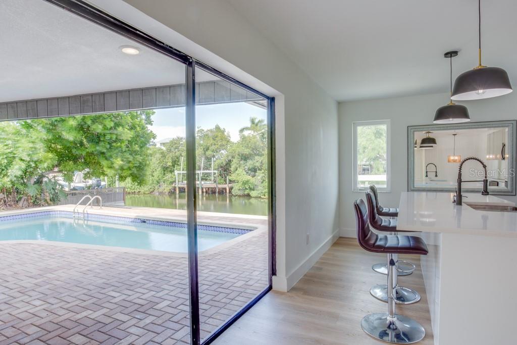 4098 BEACH DR SE, ST PETERSBURG, FL, 33705