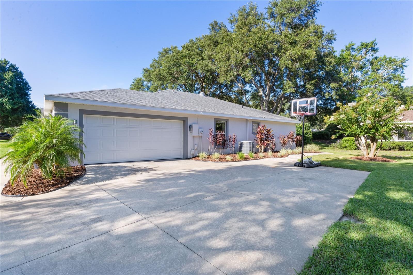 5252 GROVE MNR, LADY LAKE, FL, 32159