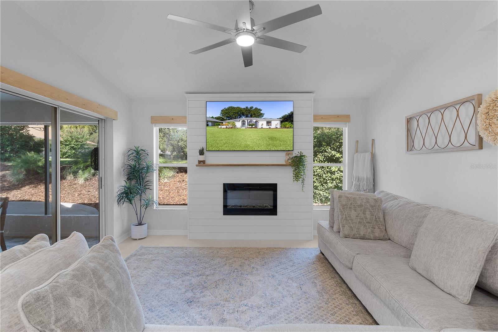 5252 GROVE MNR, LADY LAKE, FL, 32159