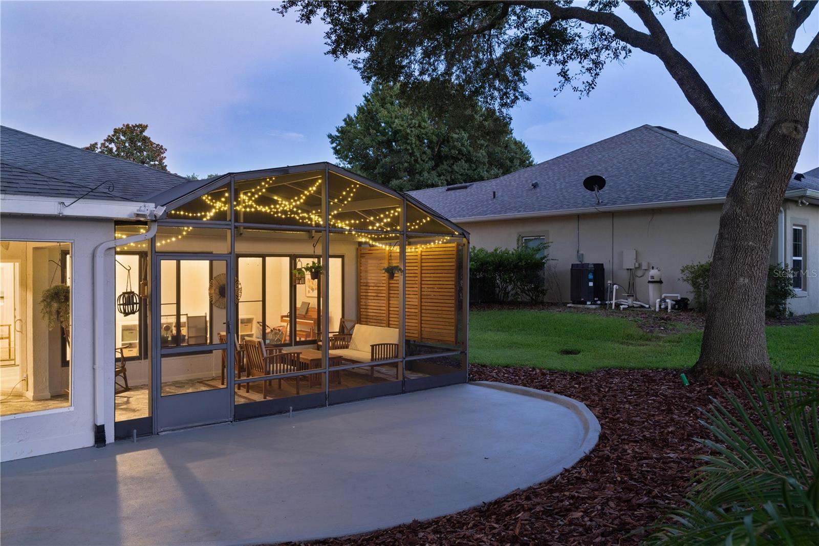 5252 GROVE MNR, LADY LAKE, FL, 32159