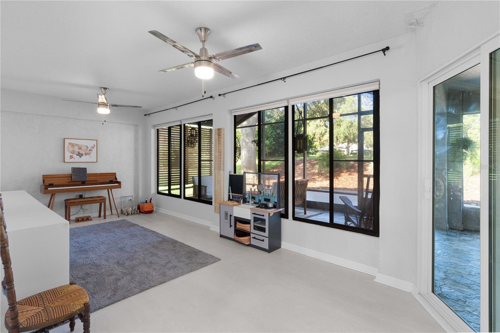 5252 GROVE MNR, LADY LAKE, FL, 32159