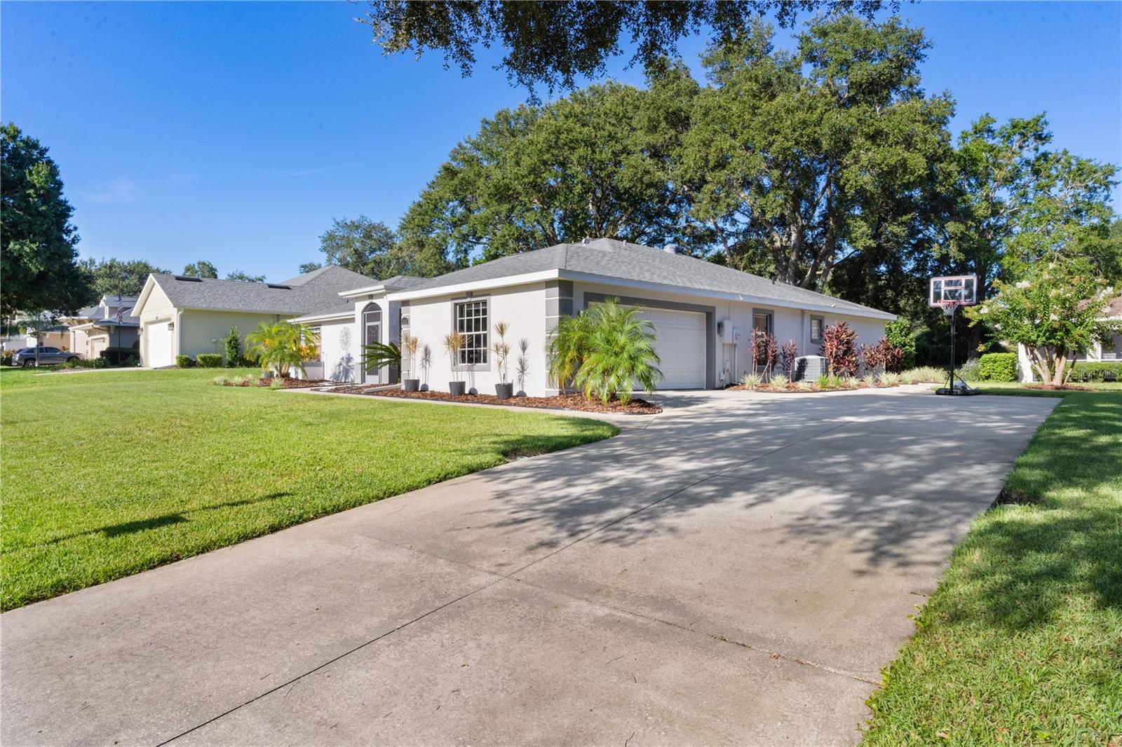 5252 GROVE MNR, LADY LAKE, FL, 32159