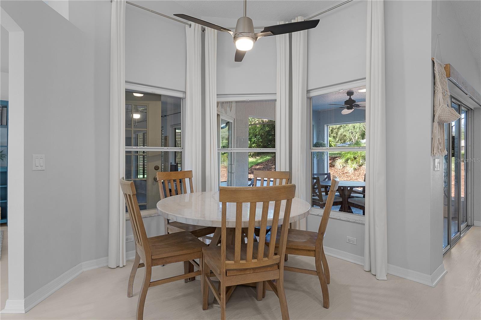 5252 GROVE MNR, LADY LAKE, FL, 32159