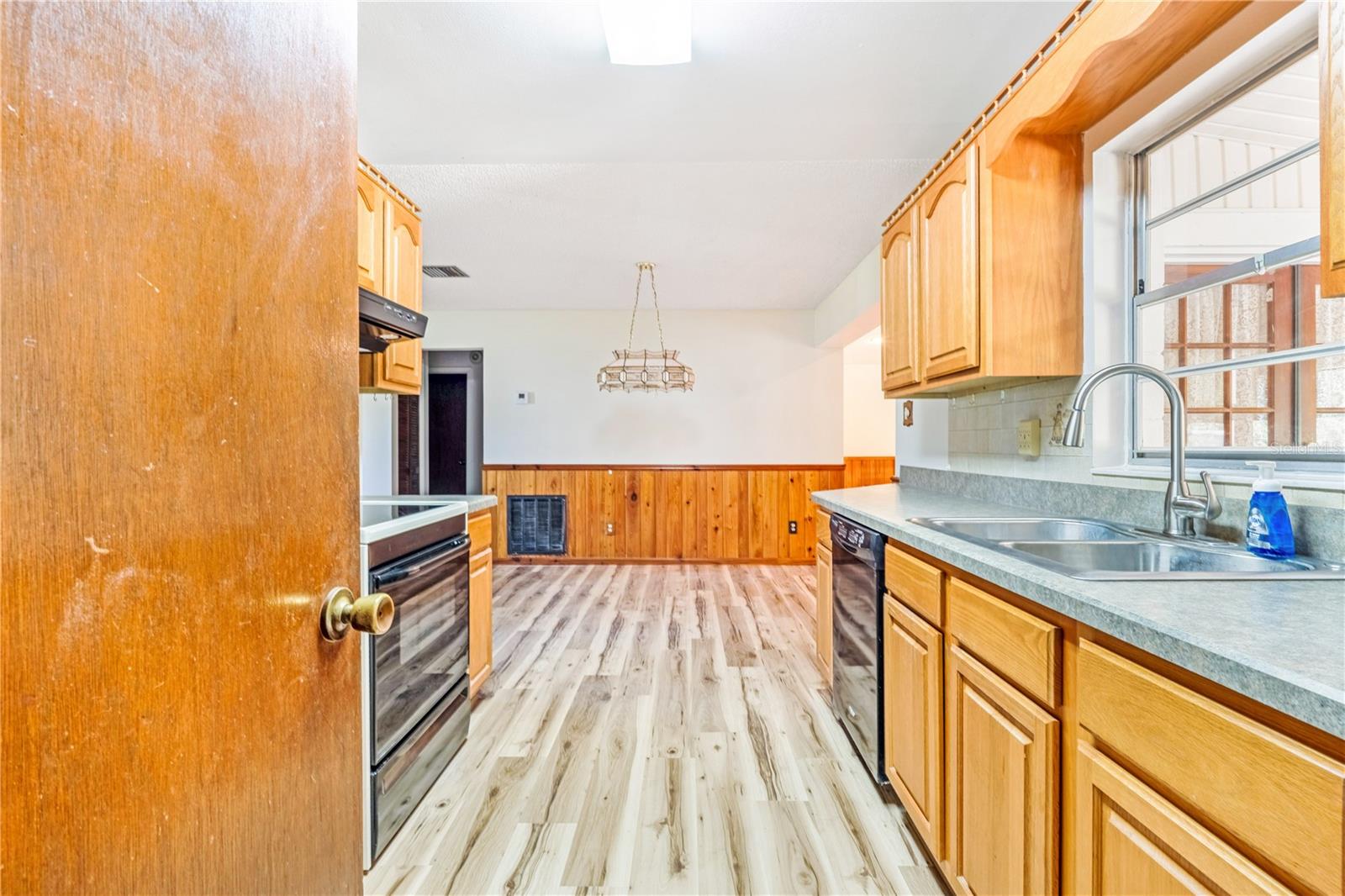 2428 W ORANGE RD, DELAND, FL, 32724