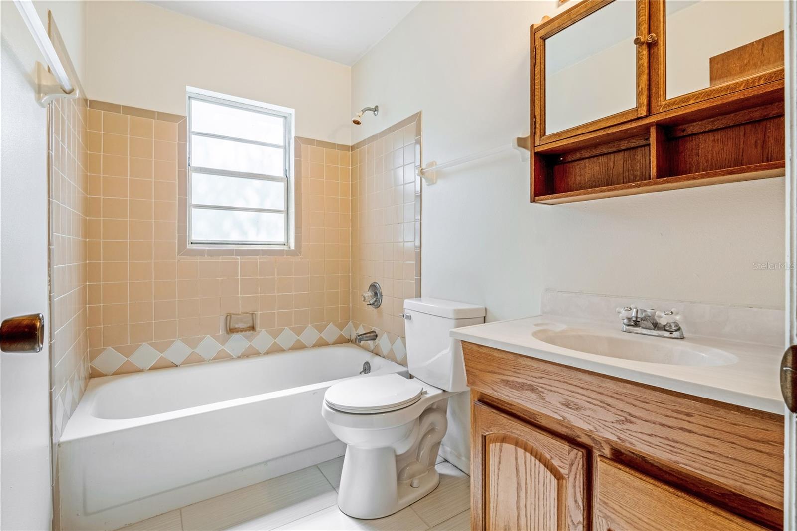 2428 W ORANGE RD, DELAND, FL, 32724