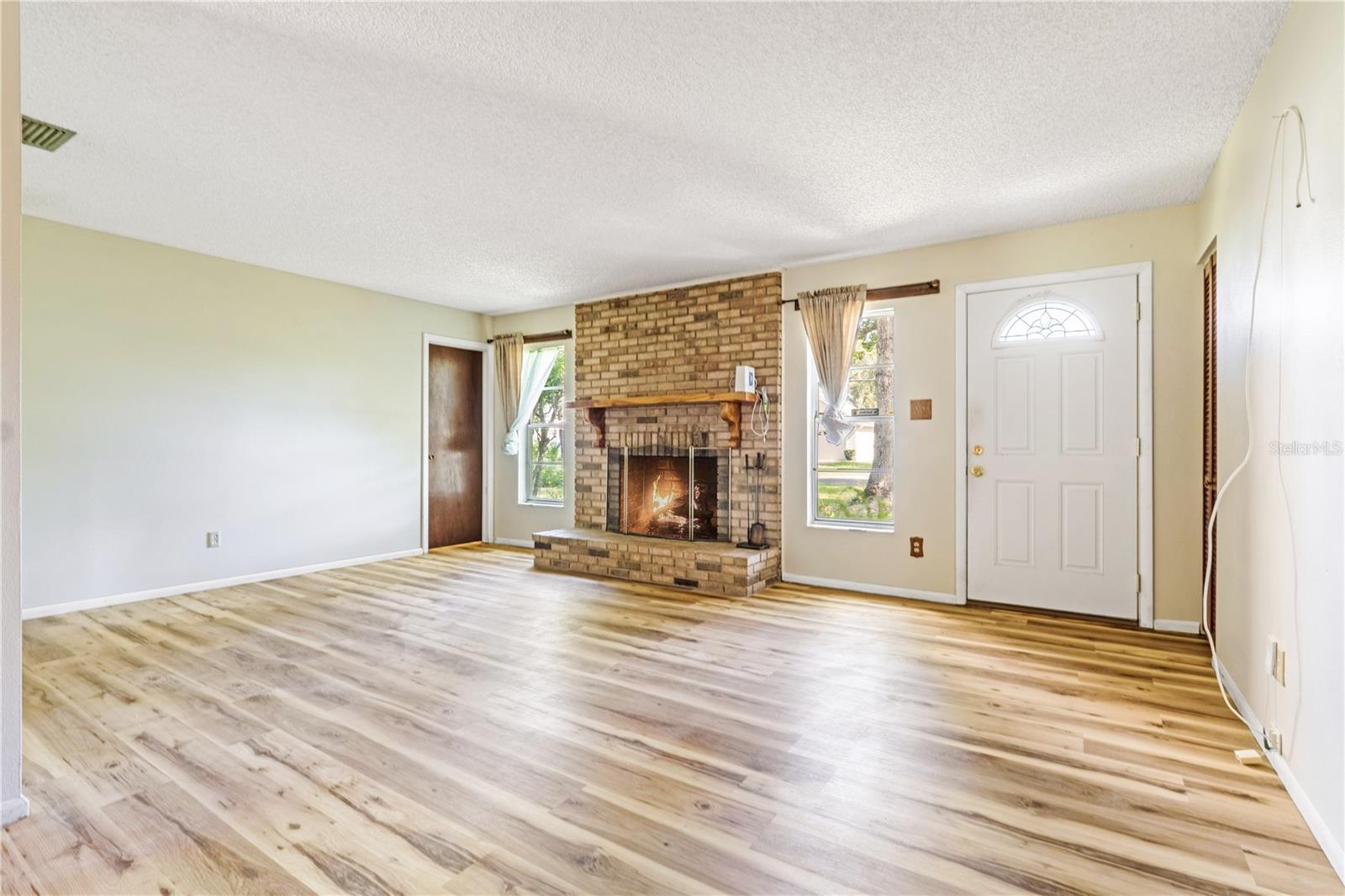 2428 W ORANGE RD, DELAND, FL, 32724