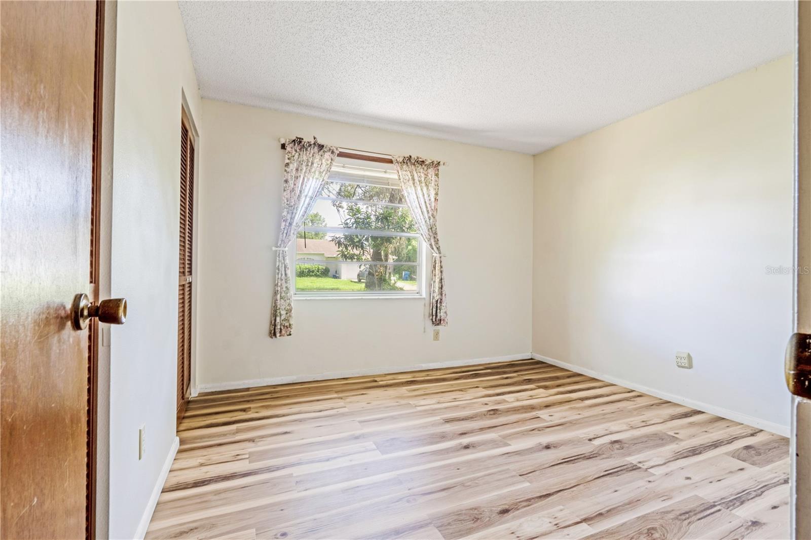 2428 W ORANGE RD, DELAND, FL, 32724