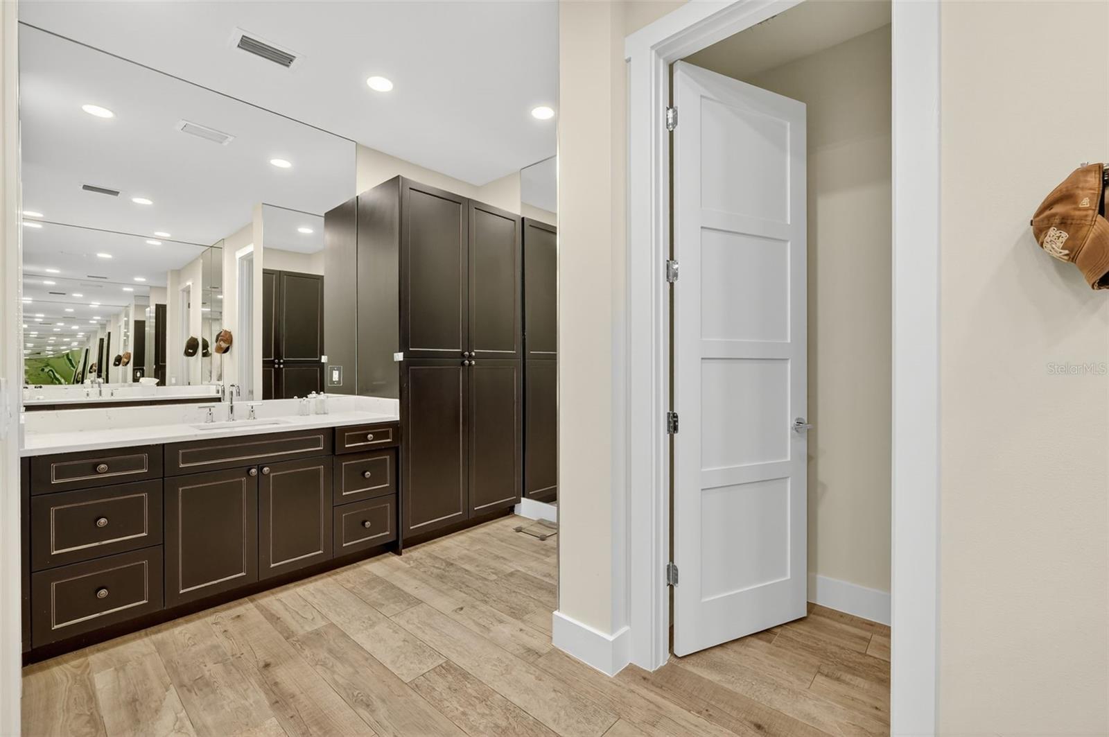 O6336679 Property Photo