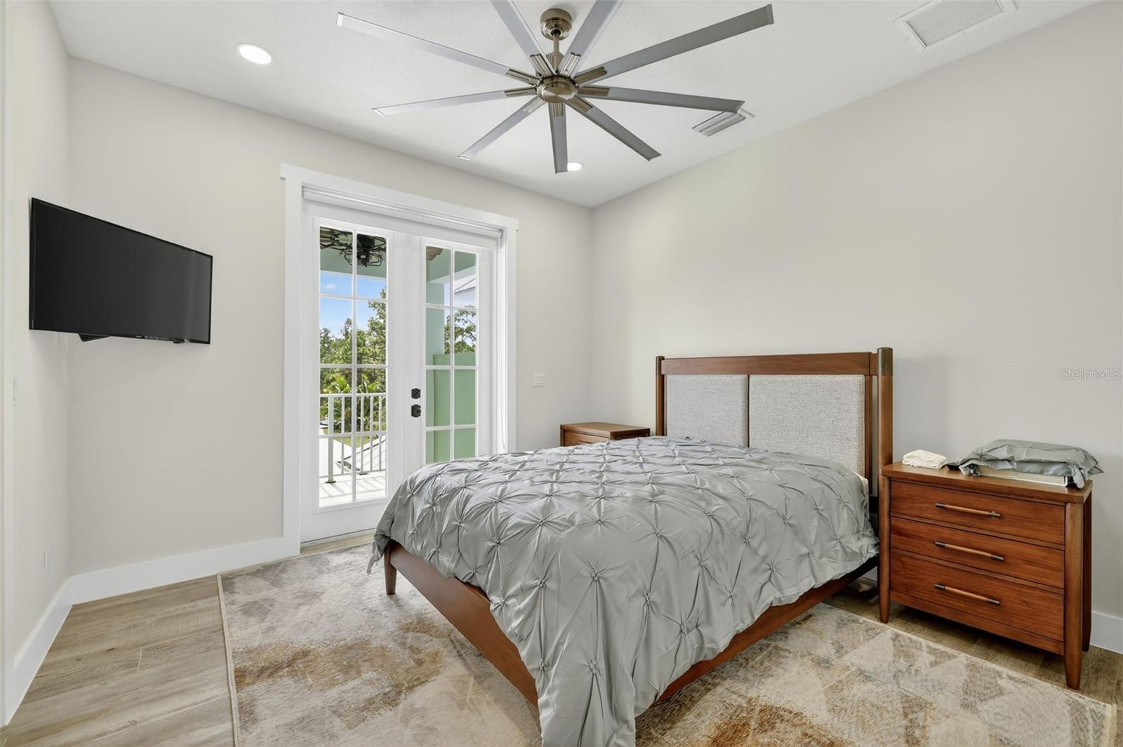 O6336679 Property Photo