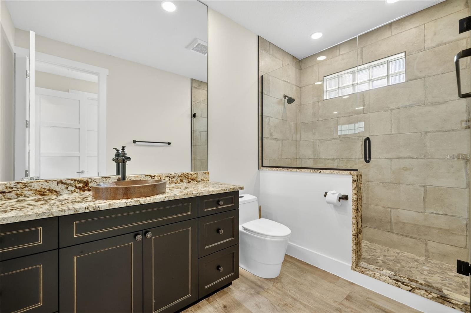 O6336679 Property Photo