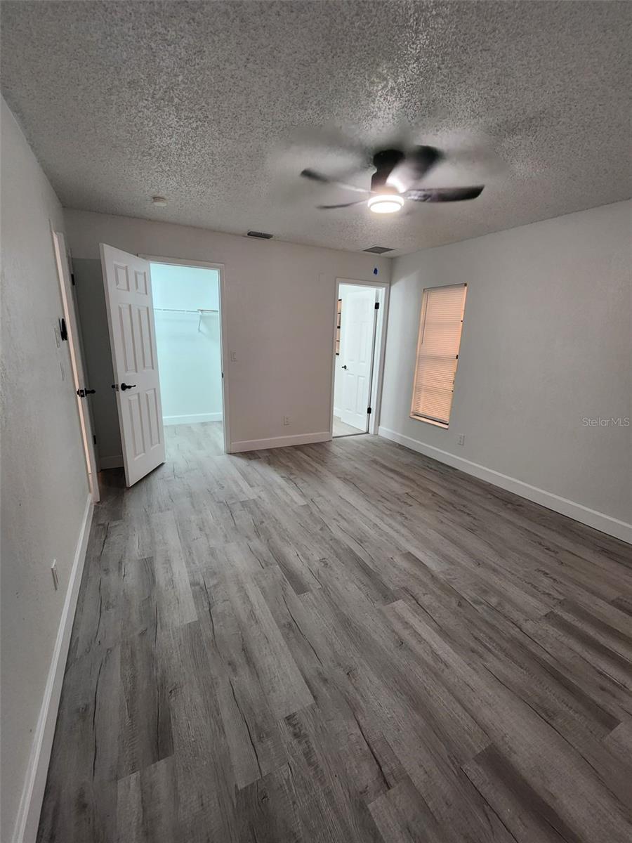 8058 DEERWOOD CIR, TAMPA, FL, 33610