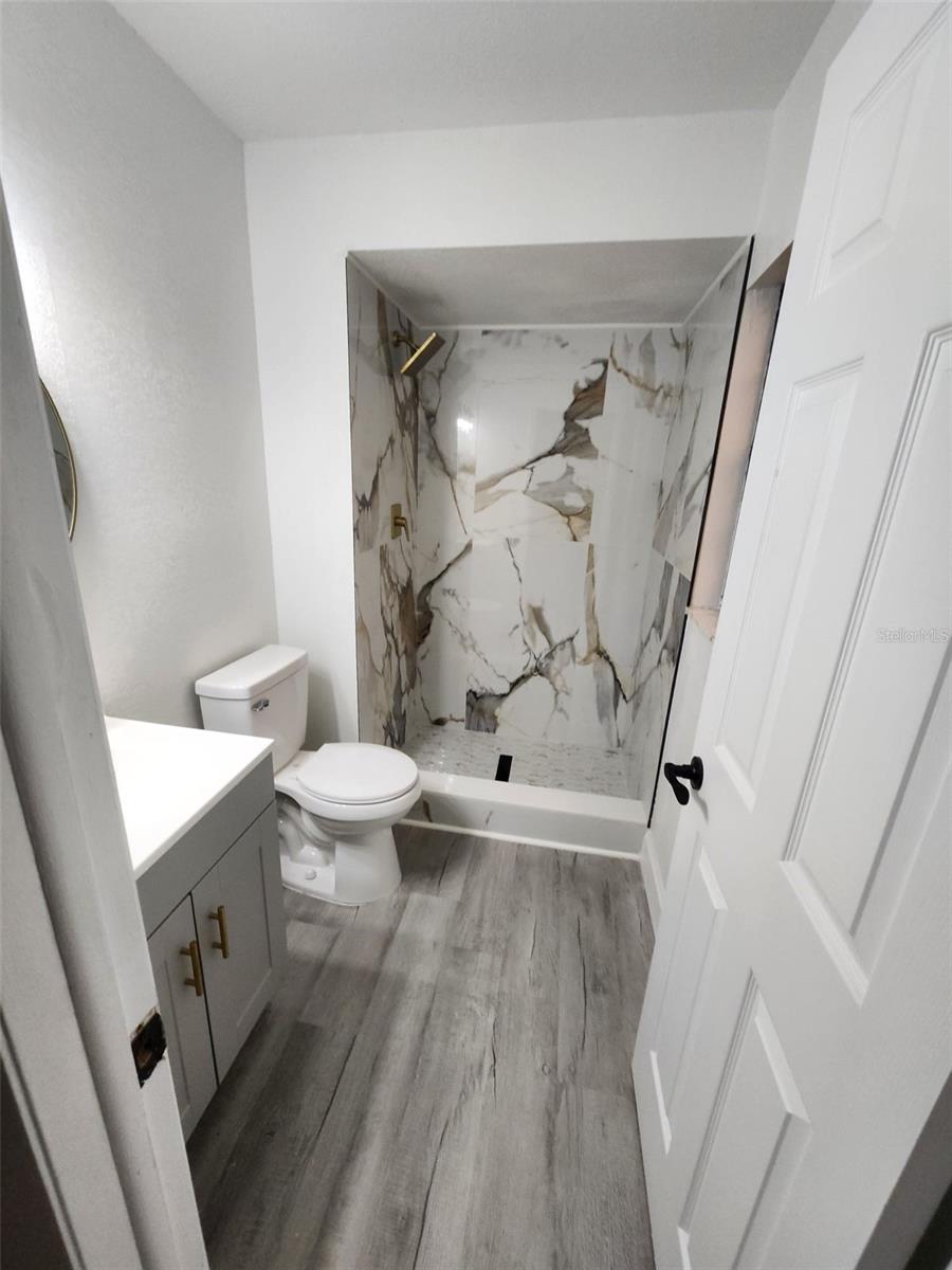 8058 DEERWOOD CIR, TAMPA, FL, 33610