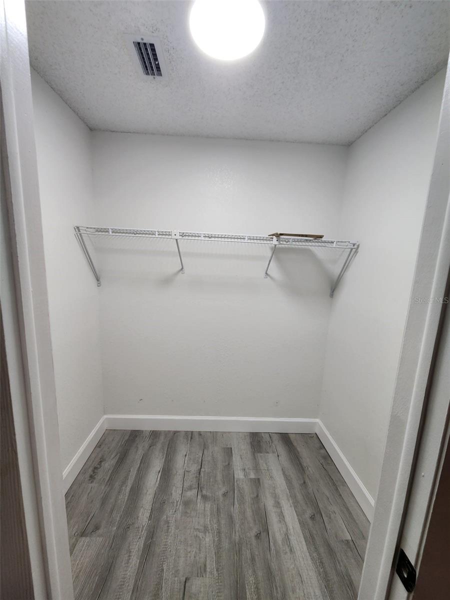 8058 DEERWOOD CIR, TAMPA, FL, 33610