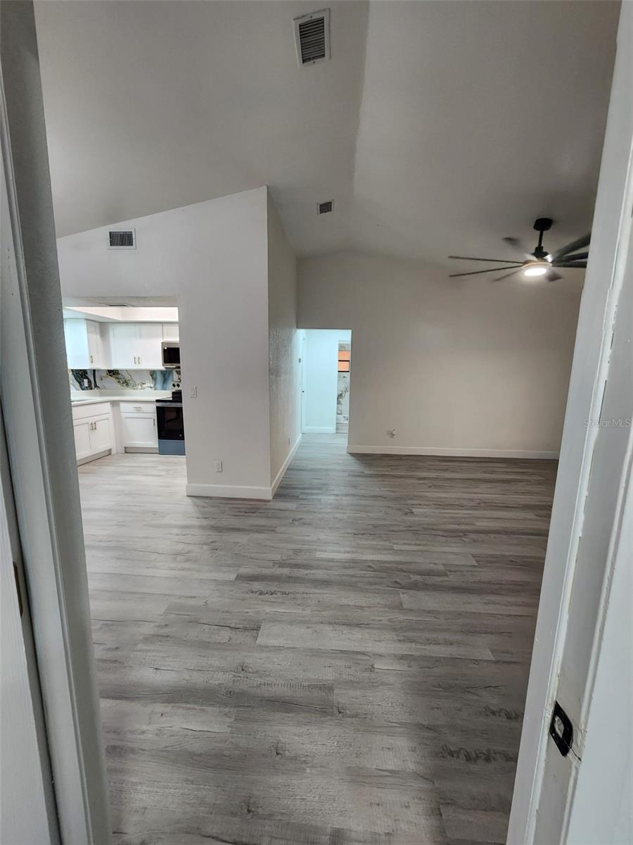 8058 DEERWOOD CIR, TAMPA, FL, 33610