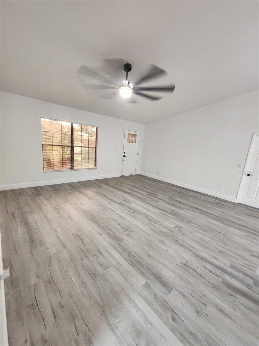 8058 DEERWOOD CIR, TAMPA, FL, 33610