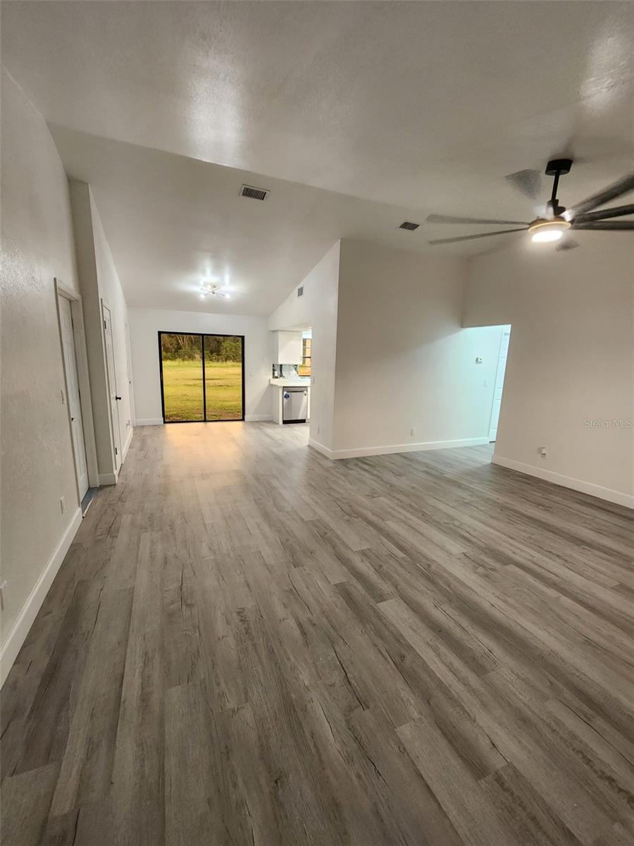 8058 DEERWOOD CIR, TAMPA, FL, 33610