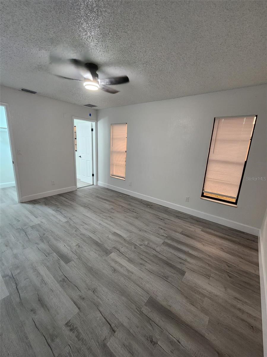 8058 DEERWOOD CIR, TAMPA, FL, 33610