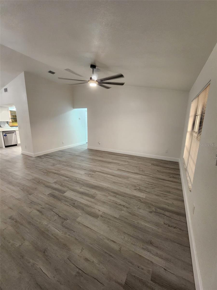 8058 DEERWOOD CIR, TAMPA, FL, 33610