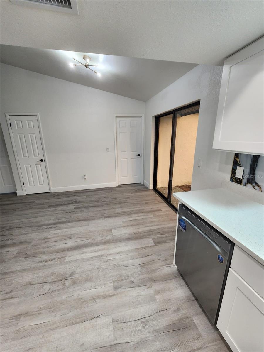 8058 DEERWOOD CIR, TAMPA, FL, 33610