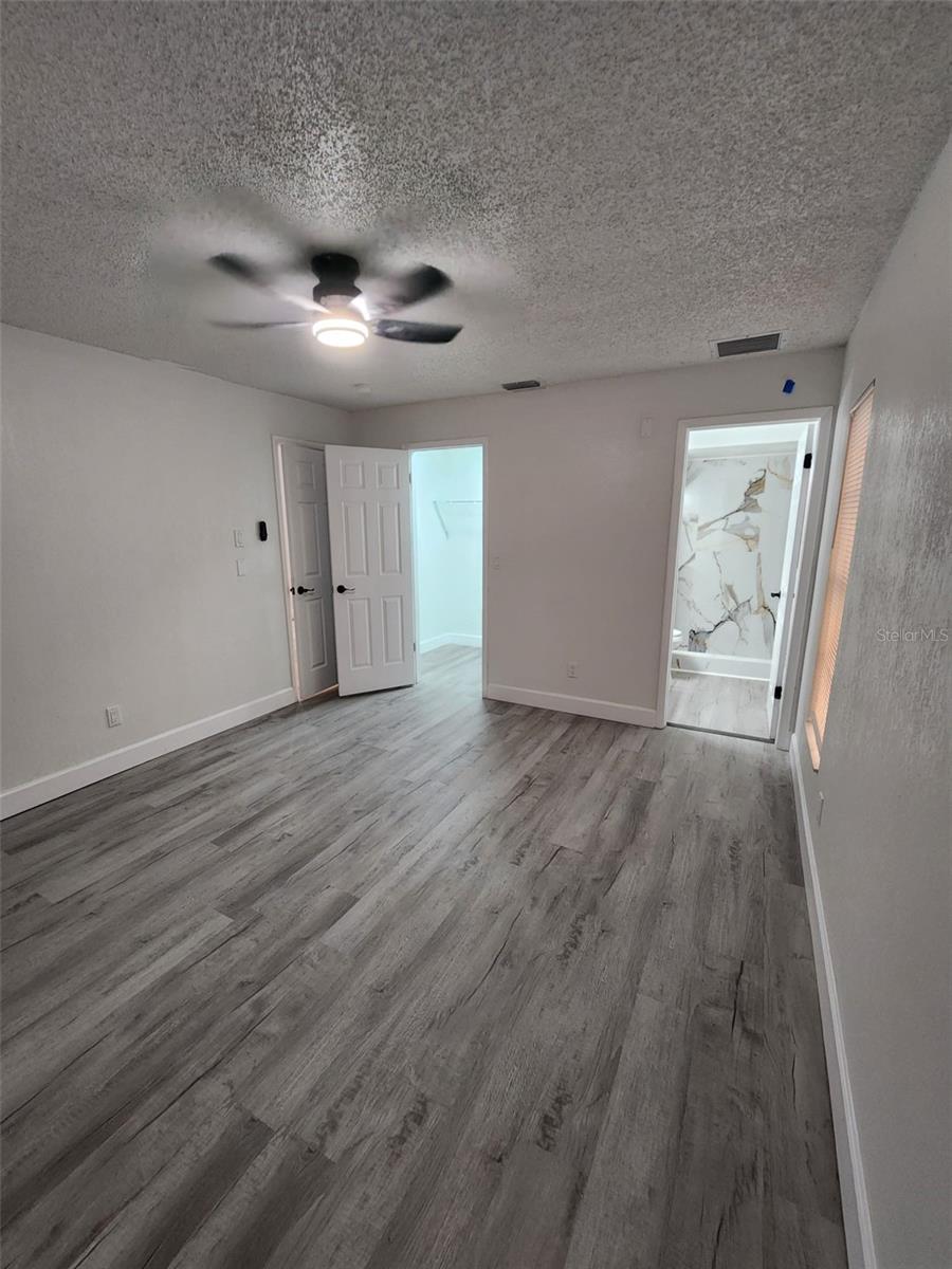 8058 DEERWOOD CIR, TAMPA, FL, 33610