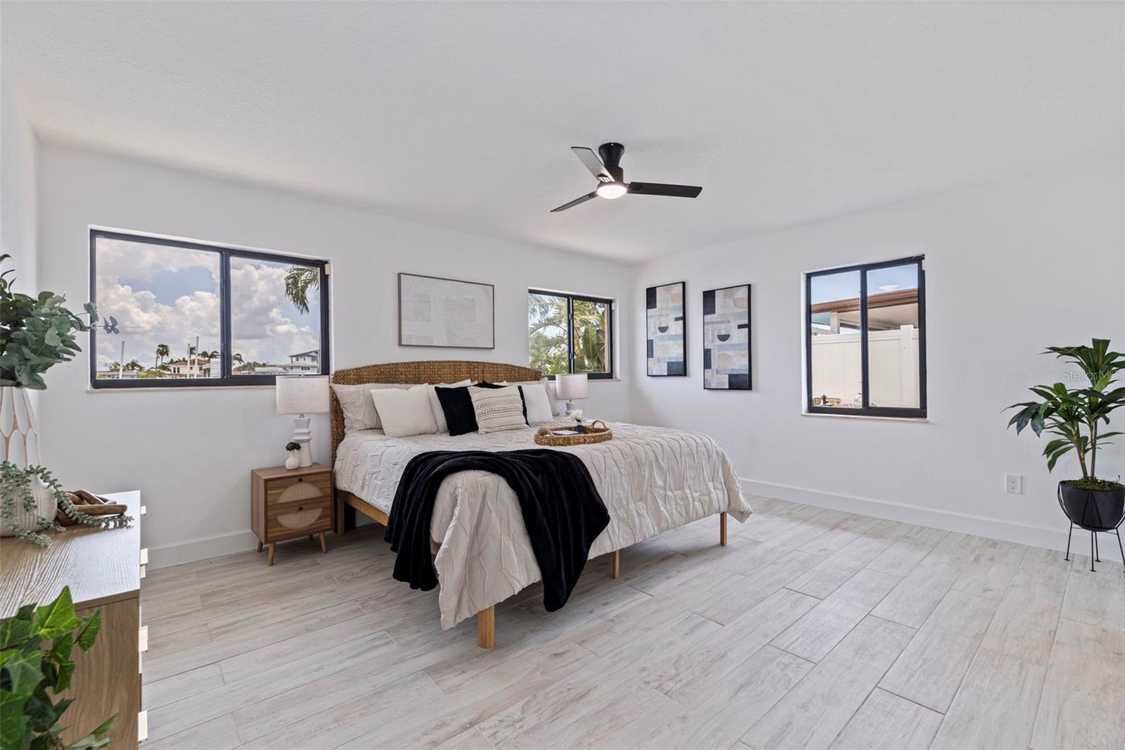 565 CRYSTAL DR, MADEIRA BEACH, FL, 33708