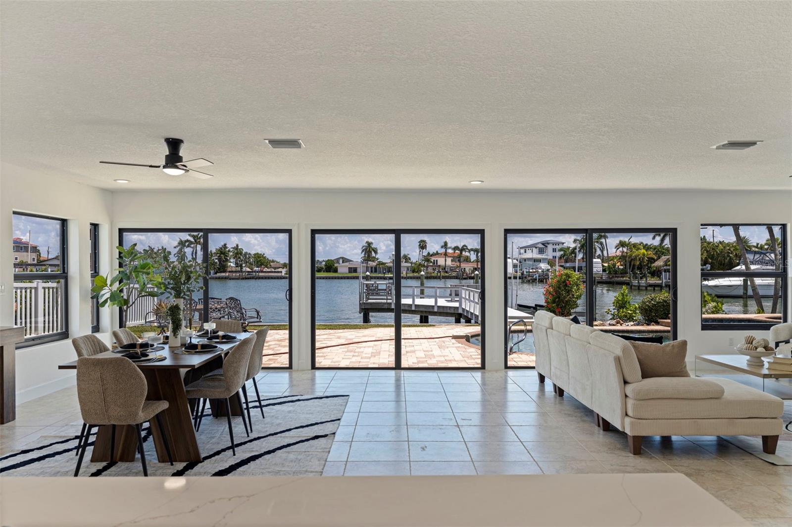 565 CRYSTAL DR, MADEIRA BEACH, FL, 33708