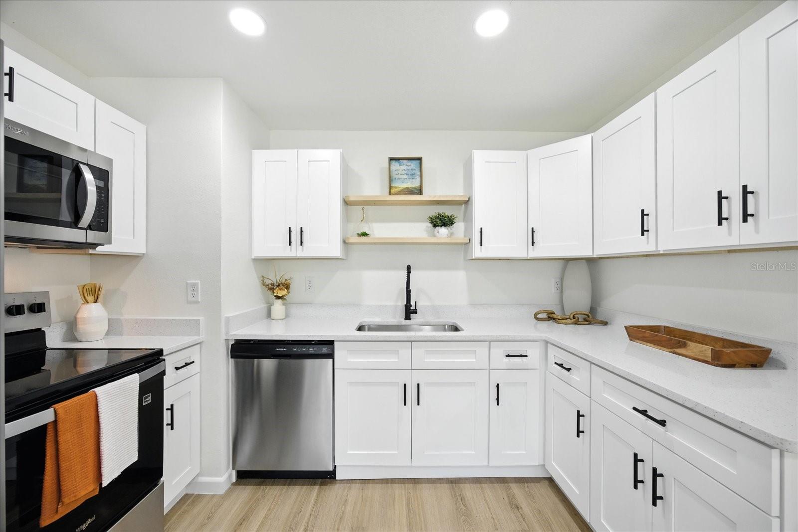 1009 E CRAWFORD ST, TAMPA, FL, 33604