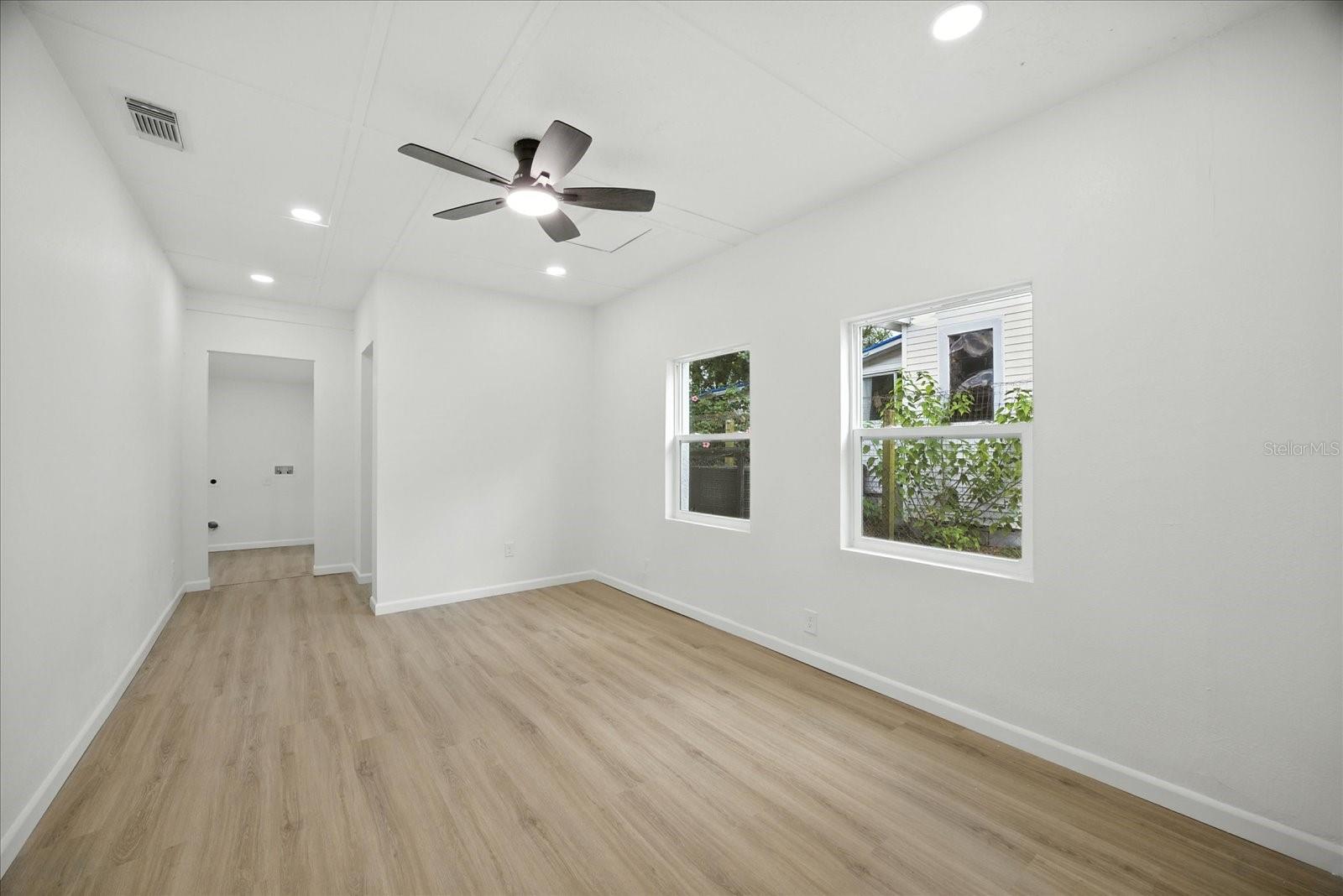 1009 E CRAWFORD ST, TAMPA, FL, 33604