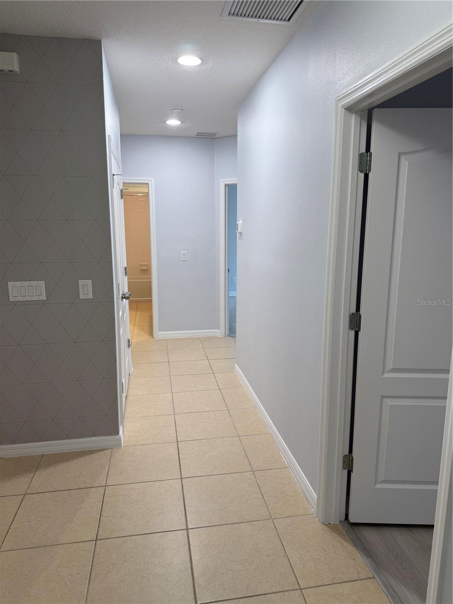 9511 OGLETHORPE DR, GROVELAND, FL, 34736