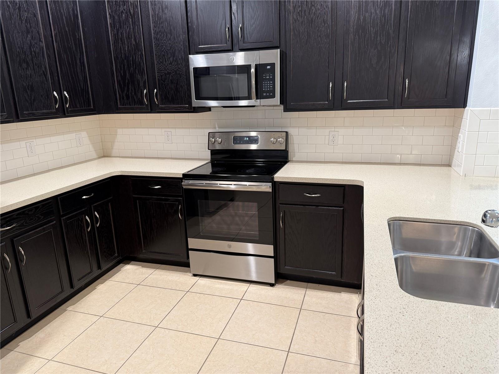 9511 OGLETHORPE DR, GROVELAND, FL, 34736