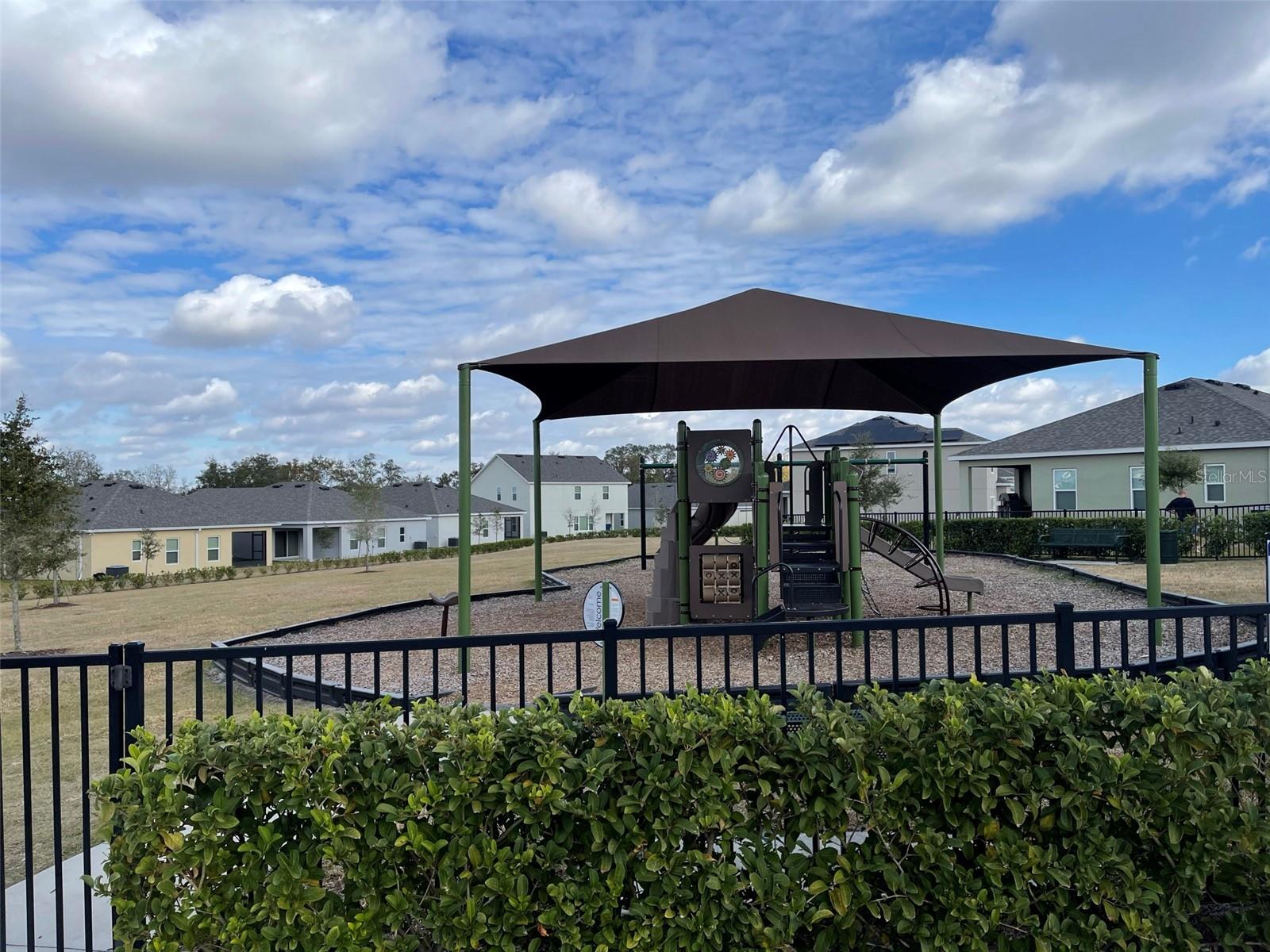 9511 OGLETHORPE DR, GROVELAND, FL, 34736