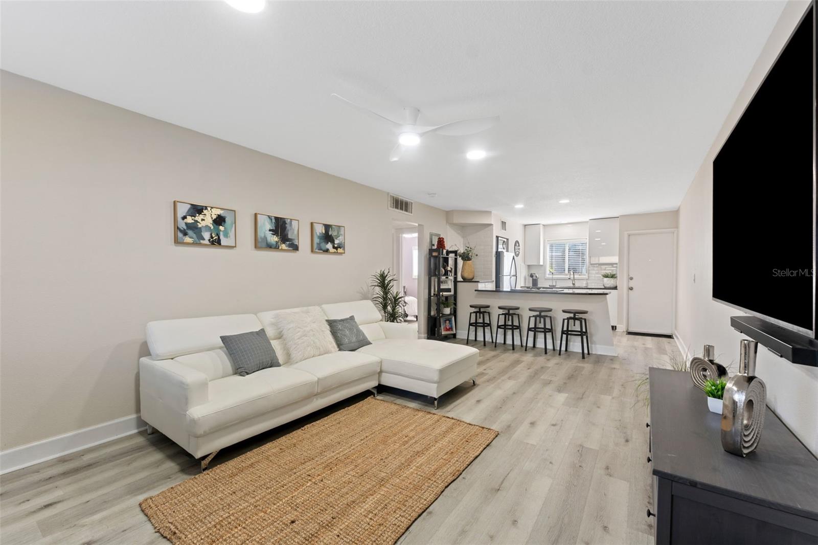 3206 W AZEELE ST #104, TAMPA, FL, 33609