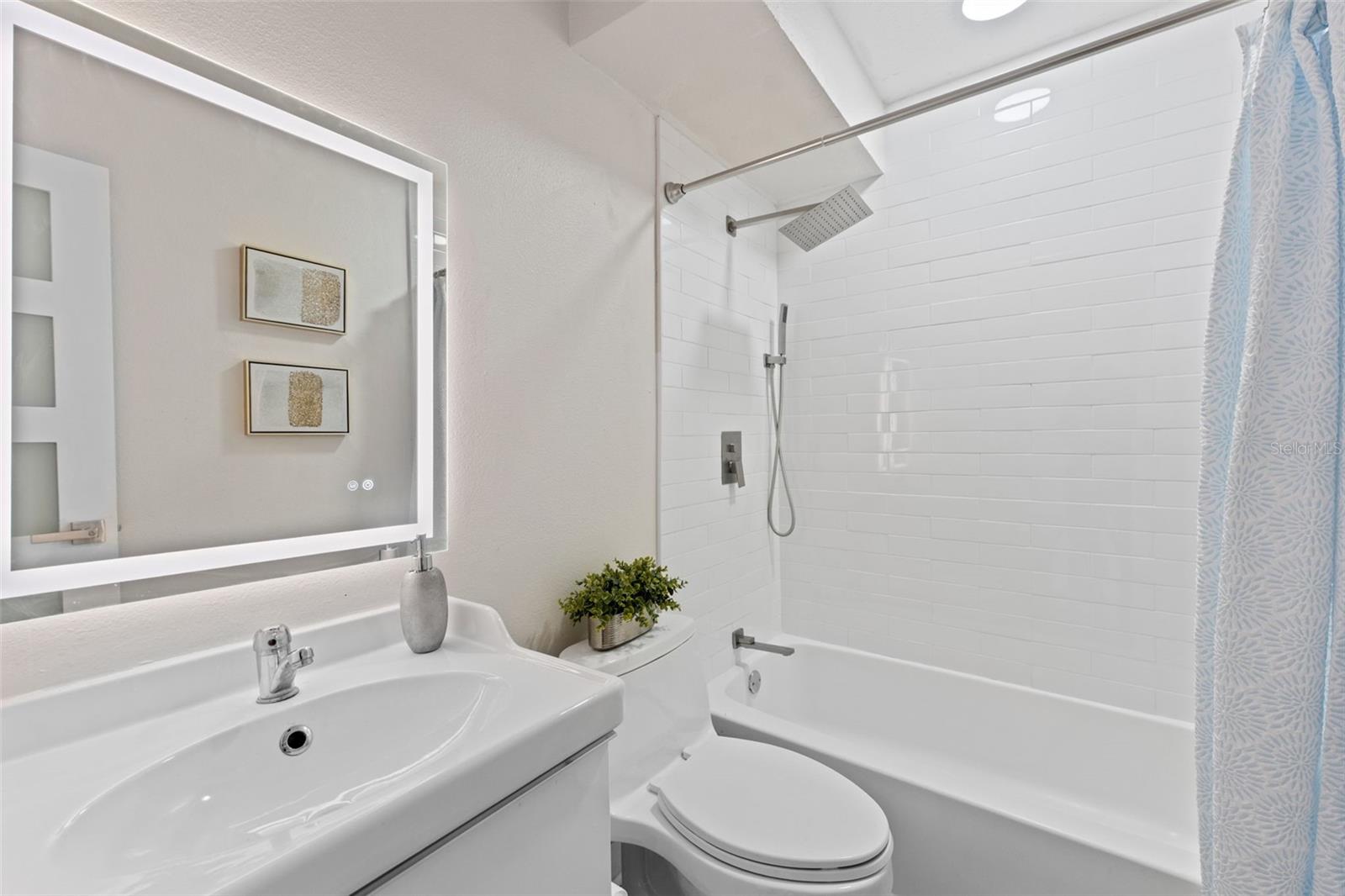 3206 W AZEELE ST #104, TAMPA, FL, 33609