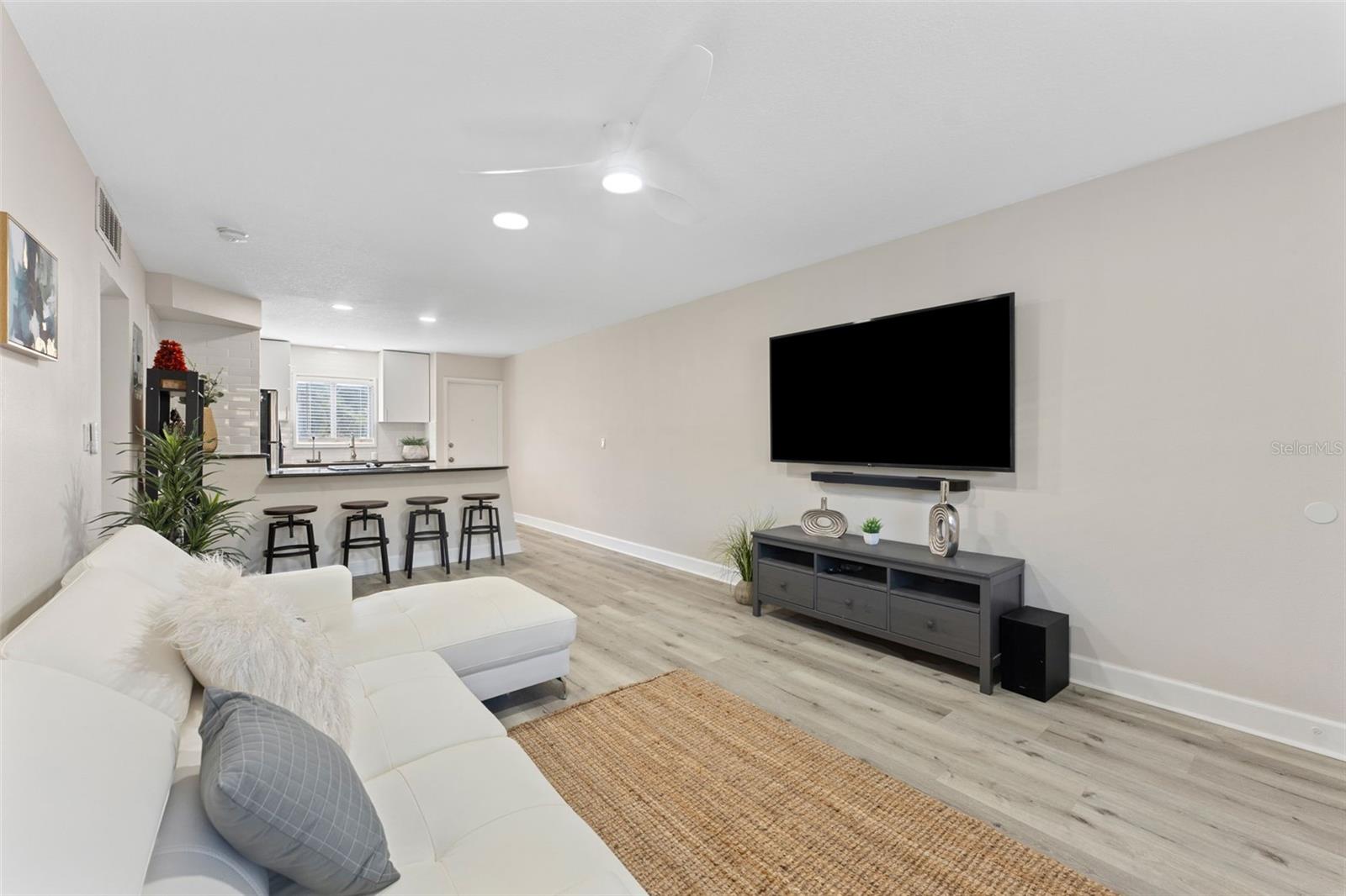 3206 W AZEELE ST #104, TAMPA, FL, 33609