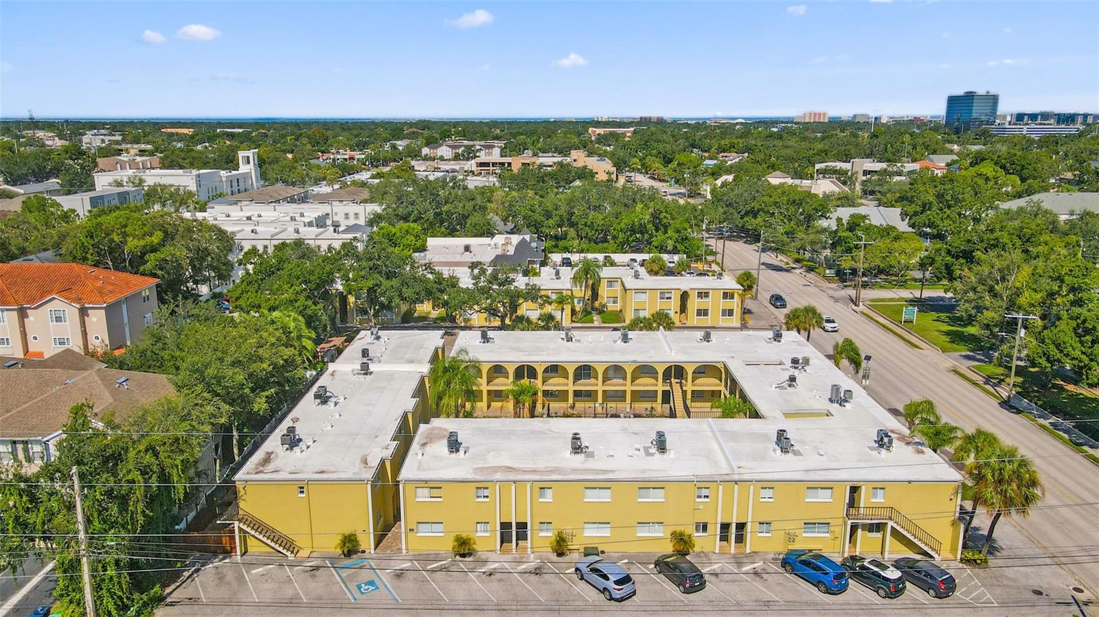 3206 W AZEELE ST #104, TAMPA, FL, 33609