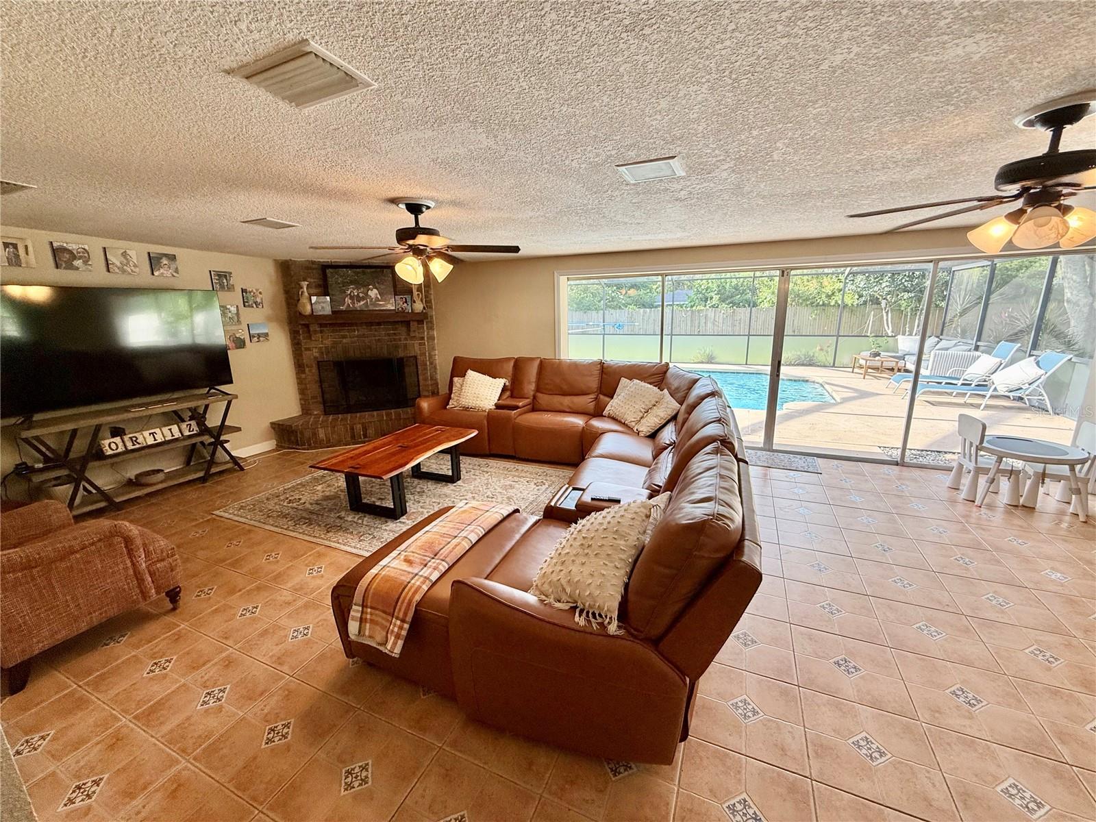 304 BLUEBIRD AVE, LAKELAND, FL, 33809