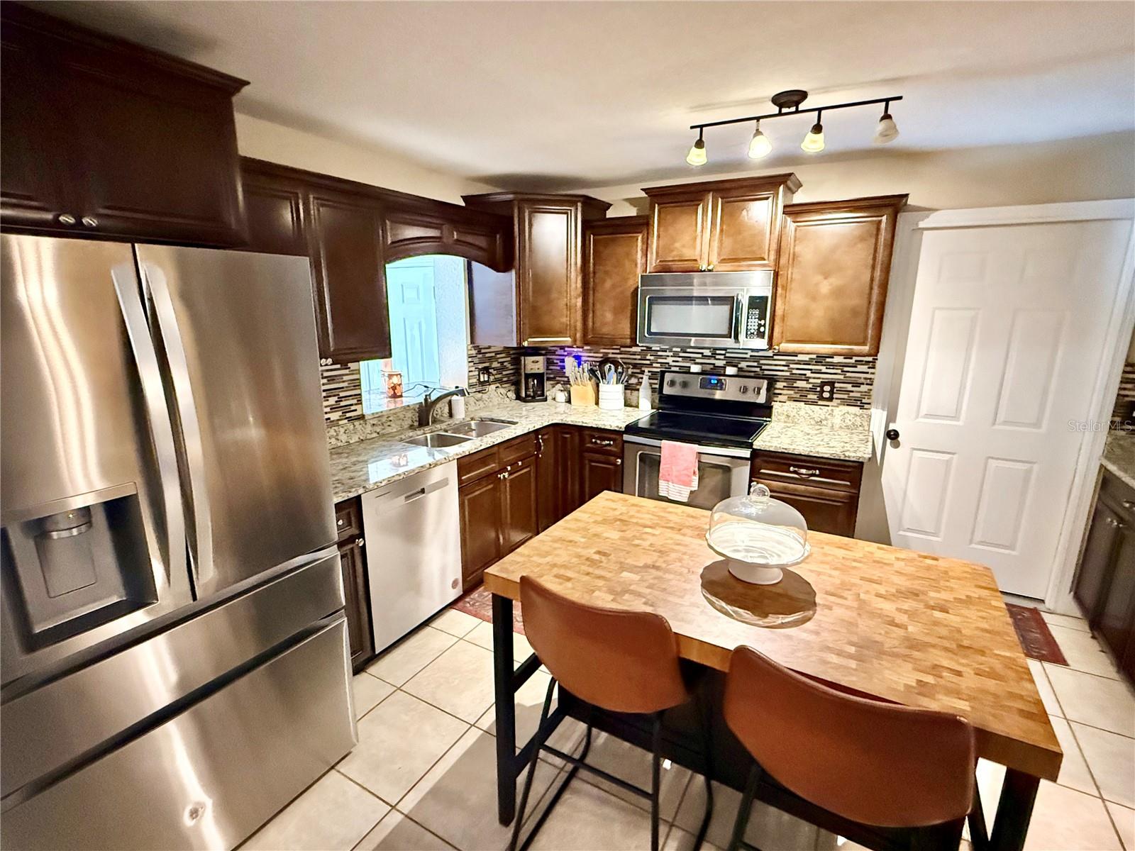 304 BLUEBIRD AVE, LAKELAND, FL, 33809