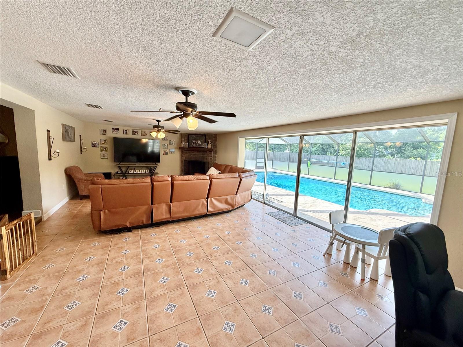 304 BLUEBIRD AVE, LAKELAND, FL, 33809