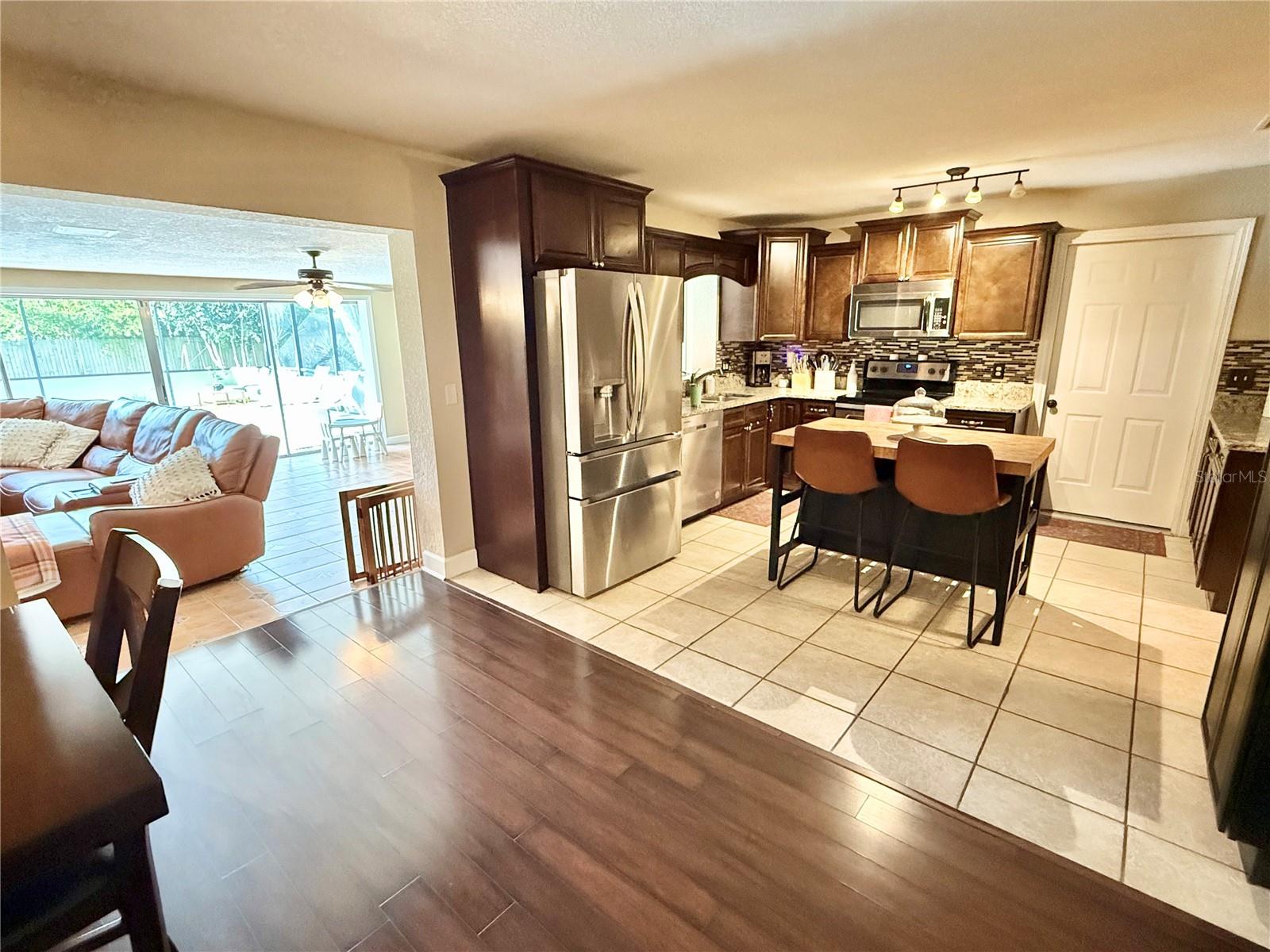 304 BLUEBIRD AVE, LAKELAND, FL, 33809