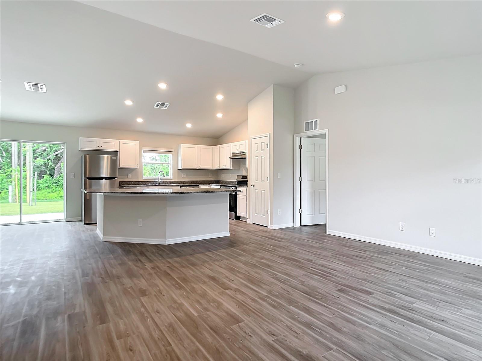 1193 NW VICTORIA AVE, PORT CHARLOTTE, FL, 33948