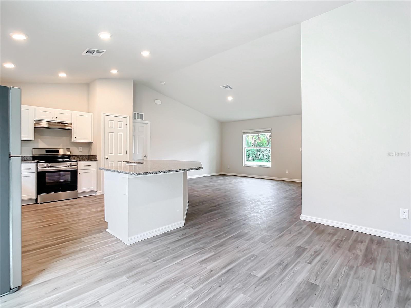 1193 NW VICTORIA AVE, PORT CHARLOTTE, FL, 33948