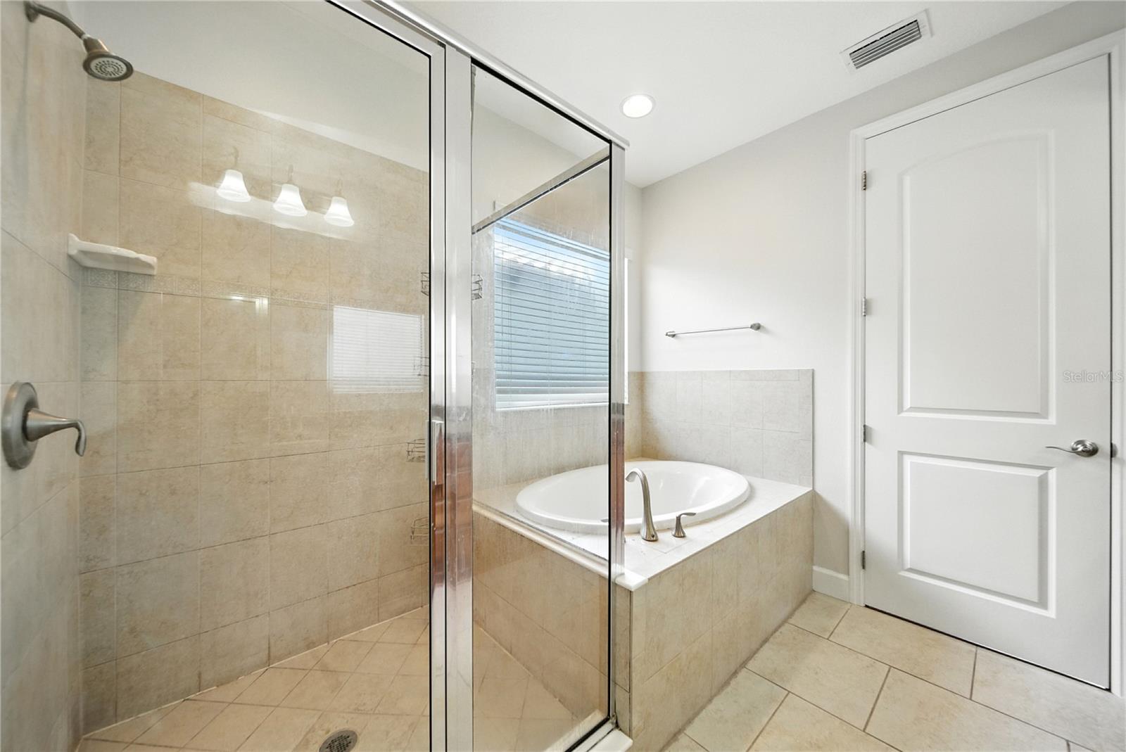 8209 DUNHAM STATION DR, TAMPA, FL, 33647