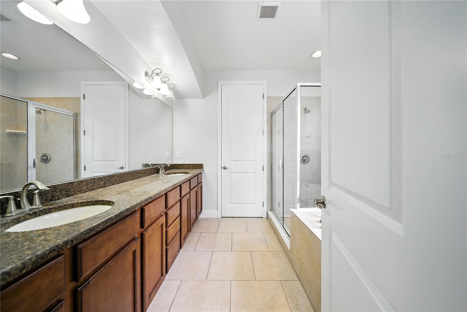 8209 DUNHAM STATION DR, TAMPA, FL, 33647