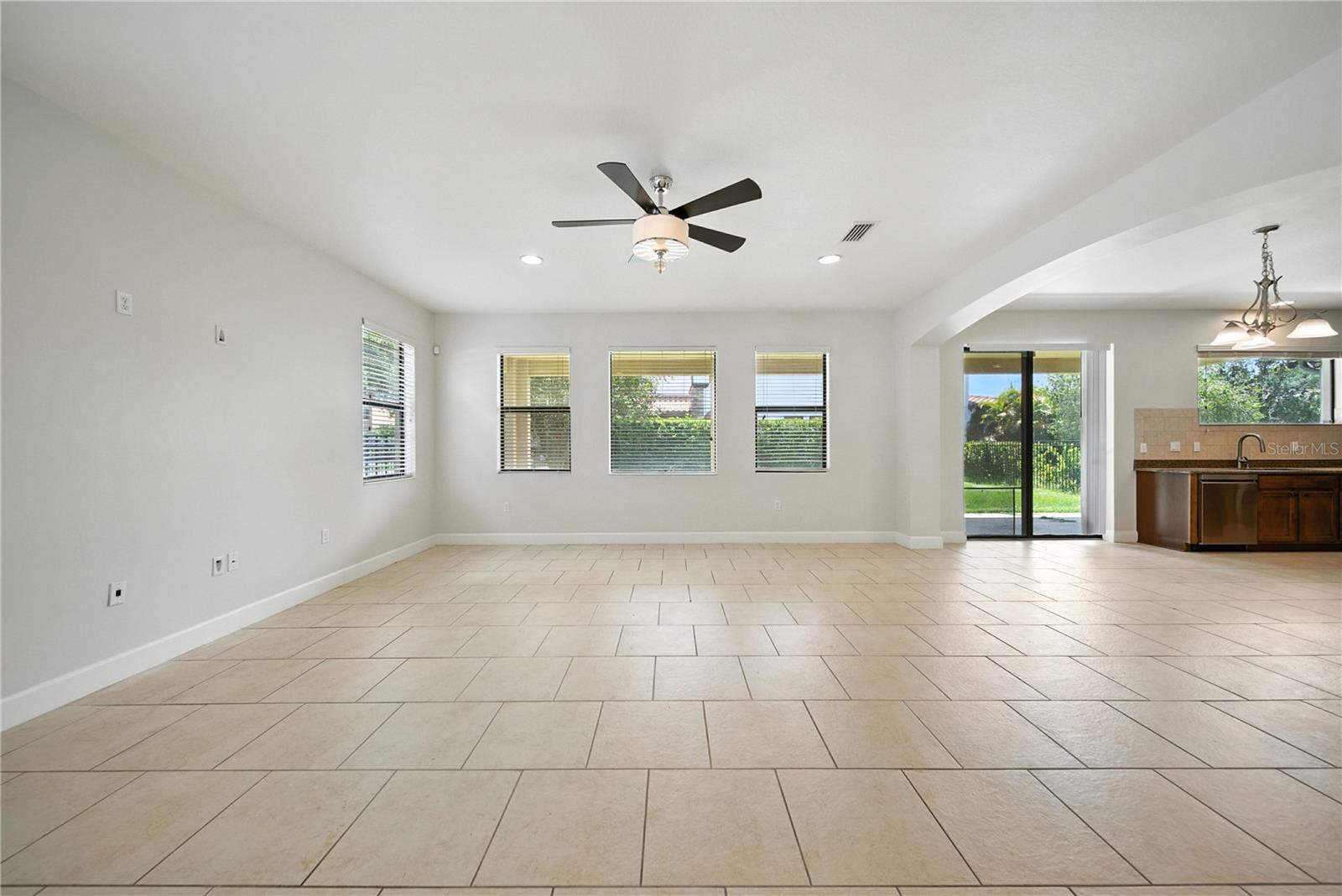 8209 DUNHAM STATION DR, TAMPA, FL, 33647