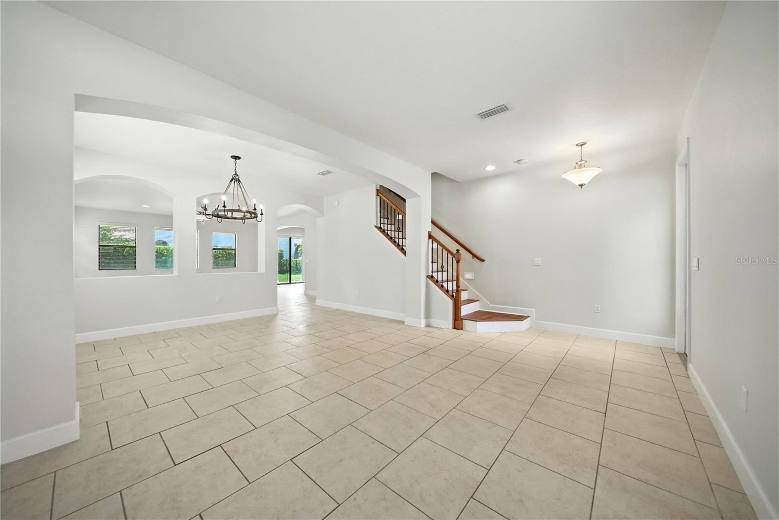 8209 DUNHAM STATION DR, TAMPA, FL, 33647