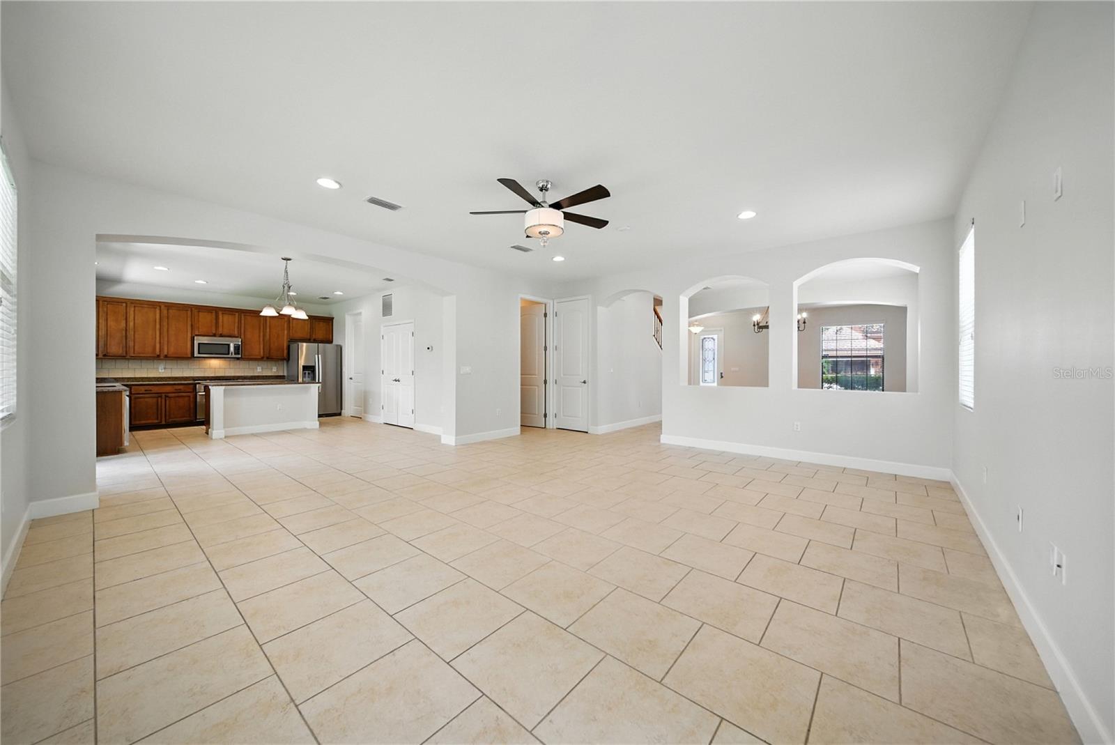 8209 DUNHAM STATION DR, TAMPA, FL, 33647