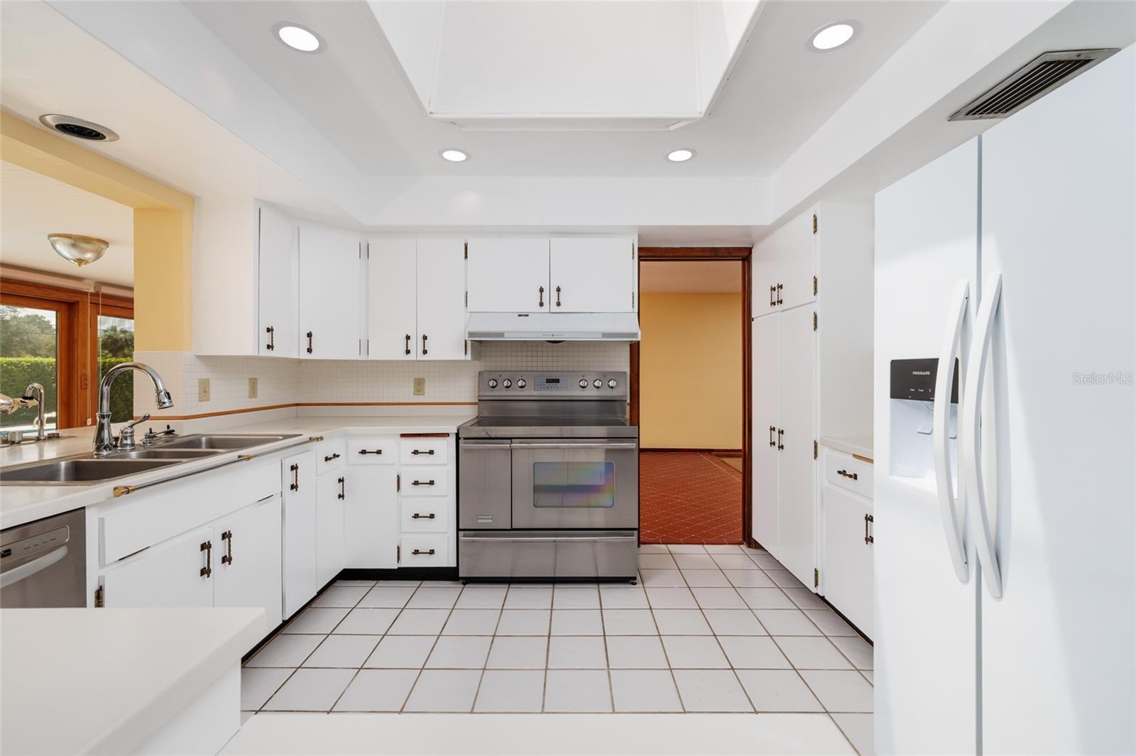 1027 GROVEWOOD CT, CLEARWATER, FL, 33764